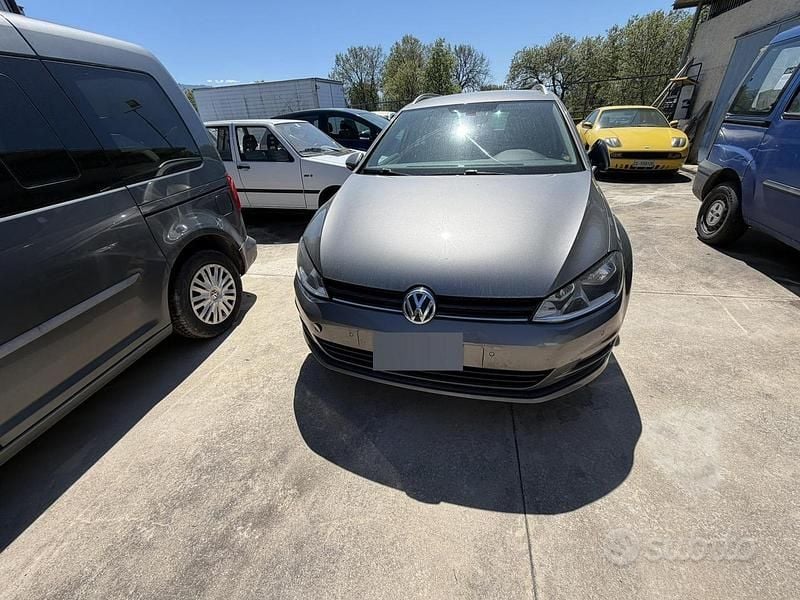 Usata VW Golf VII 110 CV (80 kW) 2017 Grigio Station wagon