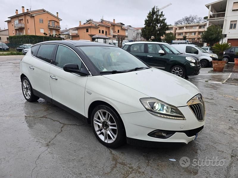Bianco Usata 2008 Lancia Delta Due volumi | 2500 € (Ottimo prezzo) - Immagine 1/4