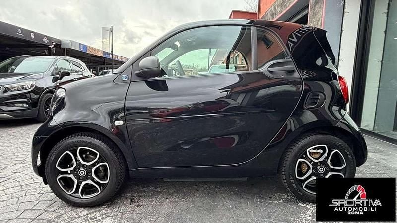 Usata Smart ForTwo Coupé Prime 60 kW (82 CV) 2022 Nero Utilitaria