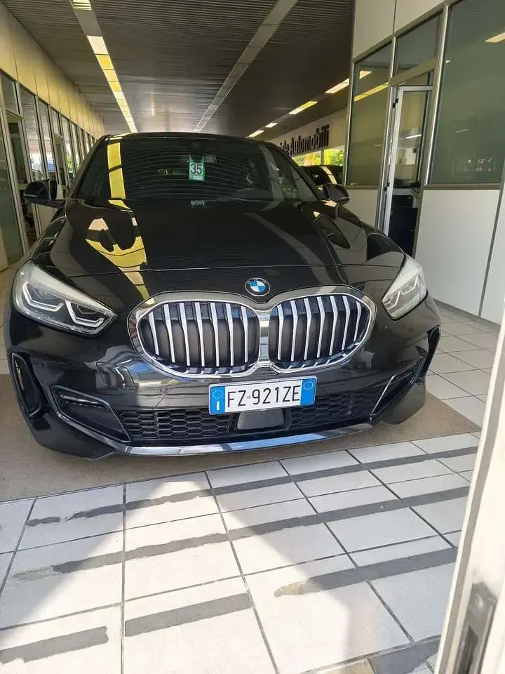 Usata BMW 116 M Sport 116 CV (85 kW) 2020 Nero Utilitaria