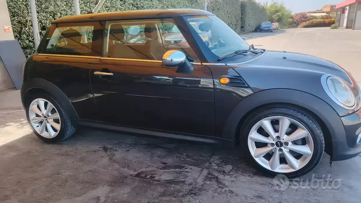 Usata Mini Cooper 75 CV (55 kW) 2014 Marrone Utilitaria