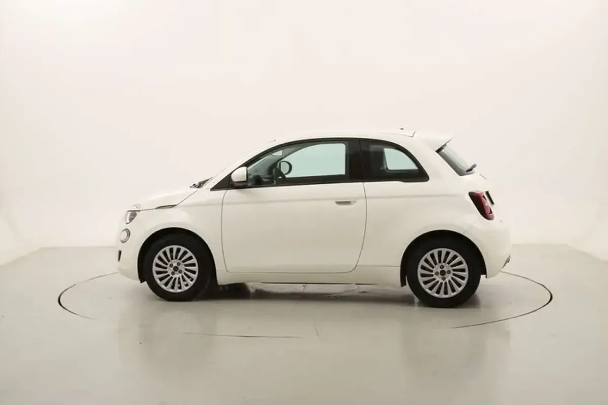 Usata Fiat 500e Action 42 kW (58 CV) 2021 Bianco Utilitaria