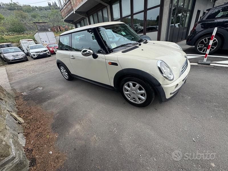 Usata Mini One D 75 CV (55 kW) 2004 Beige Utilitaria