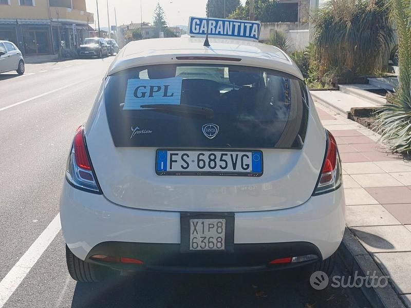Bianco Usata 2018 Lancia Ypsilon Gold Due volumi | 11.500 € (Molto cara) - Immagine 1/4