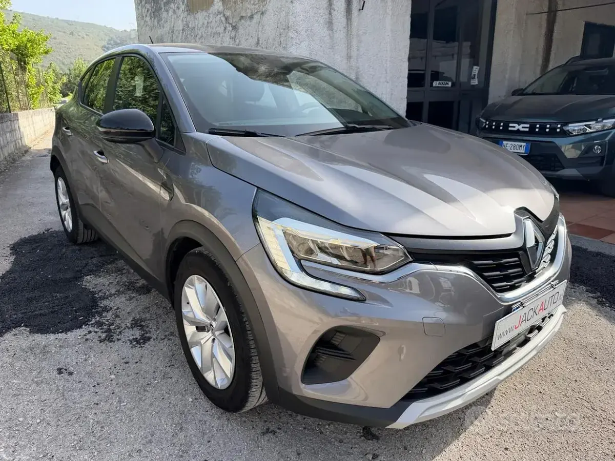 Usata Renault Captur Equilibre 91 CV (66 kW) 2023 Grigio SUV