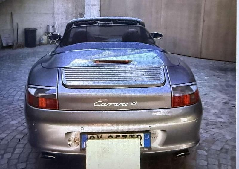 Usata Porsche 911 Carrera 4 Cabriolet 320 CV (235 kW) 2005 Argento Cabrio