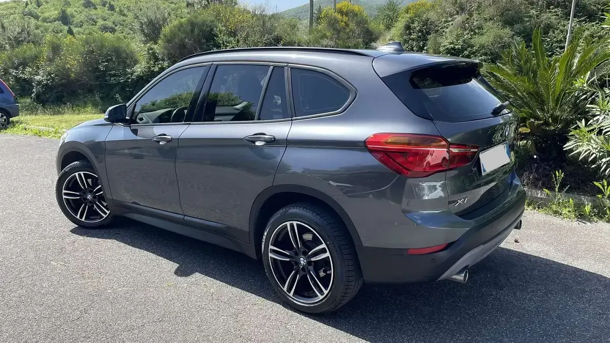 Usata BMW X1 150 CV (110 kW) 2019 Grigio SUV
