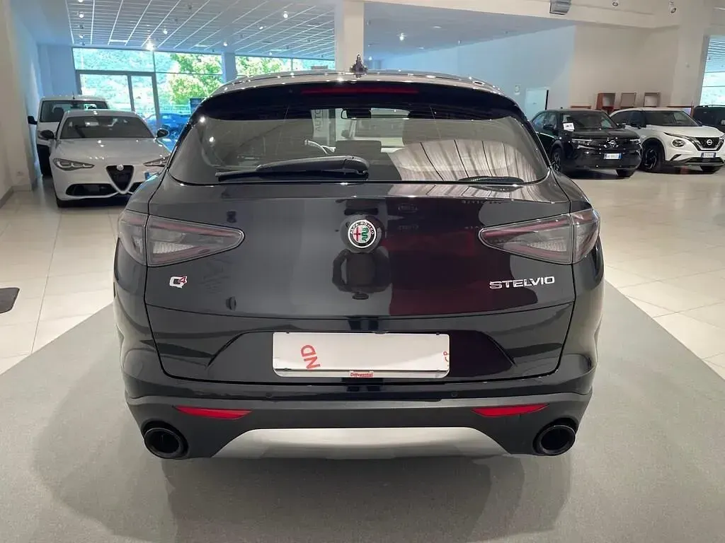 Usata Alfa Romeo Stelvio Super 210 CV (154 kW) 2023 Nero SUV