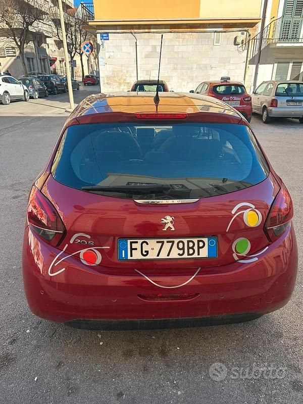 Usata Peugeot 208 2017 Rosso Utilitaria