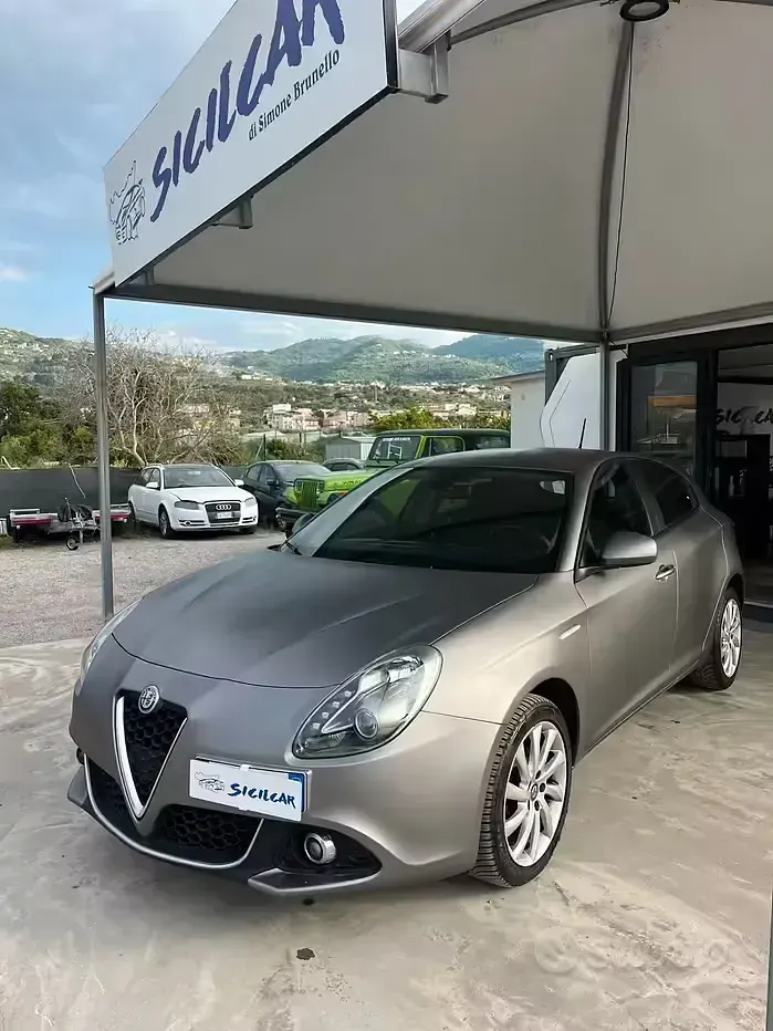 Usata Alfa Romeo Giulietta Super 120 CV (88 kW) 2019 Grigio Utilitaria
