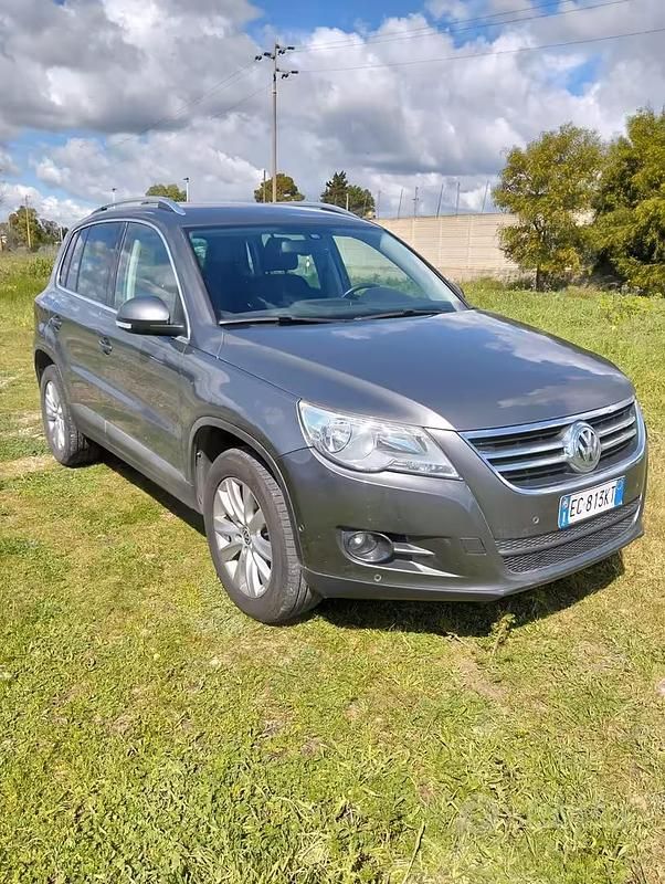 Usata VW Tiguan 140 CV (102 kW) 2010 Grigio SUV