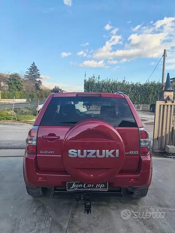 Usata Suzuki Grand Vitara 129 CV (94 kW) 2009 Rosso SUV