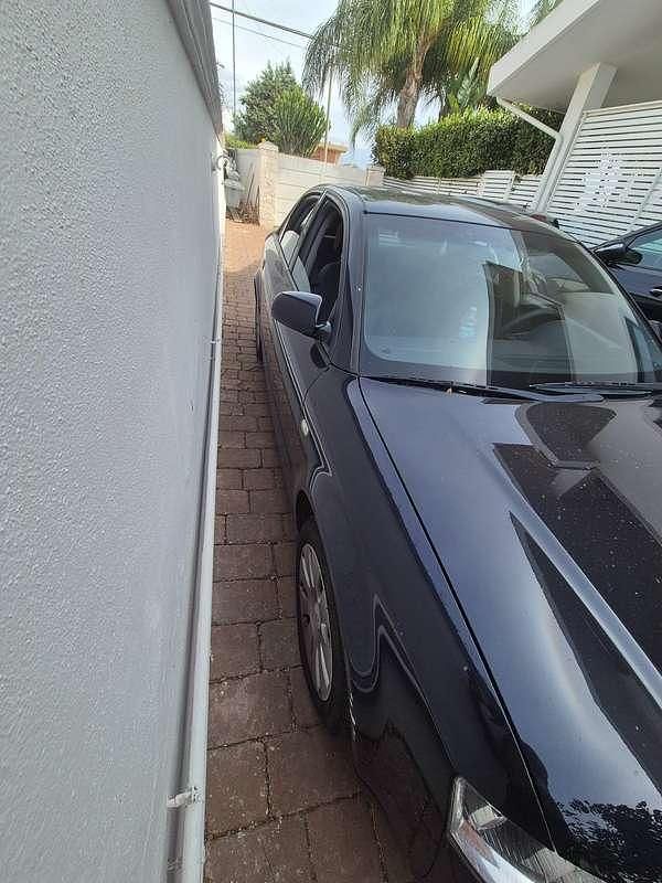 Usata Audi A4 101 CV (74 kW) 2002 Blu/azzurro Berlina