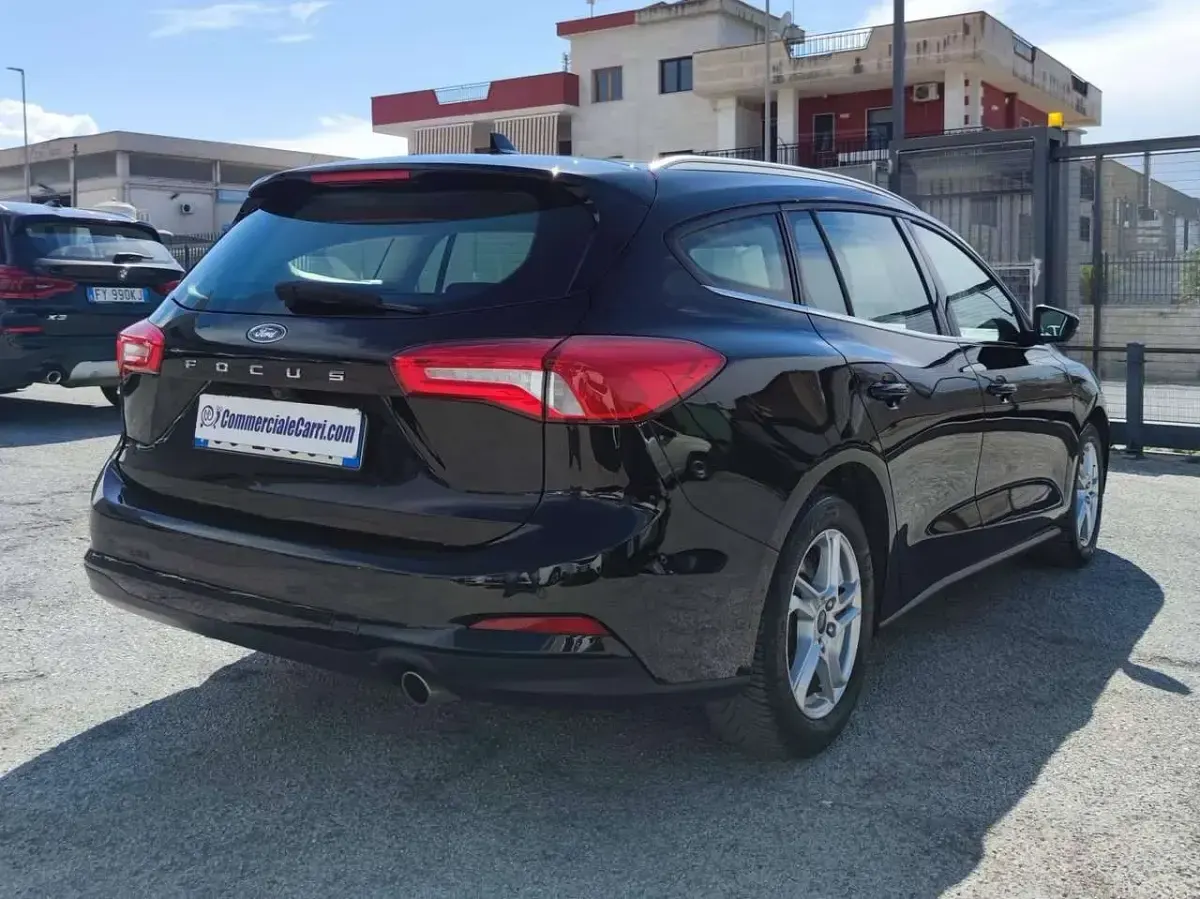 Usata Ford Focus 120 CV (88 kW) 2022 Nero Station wagon