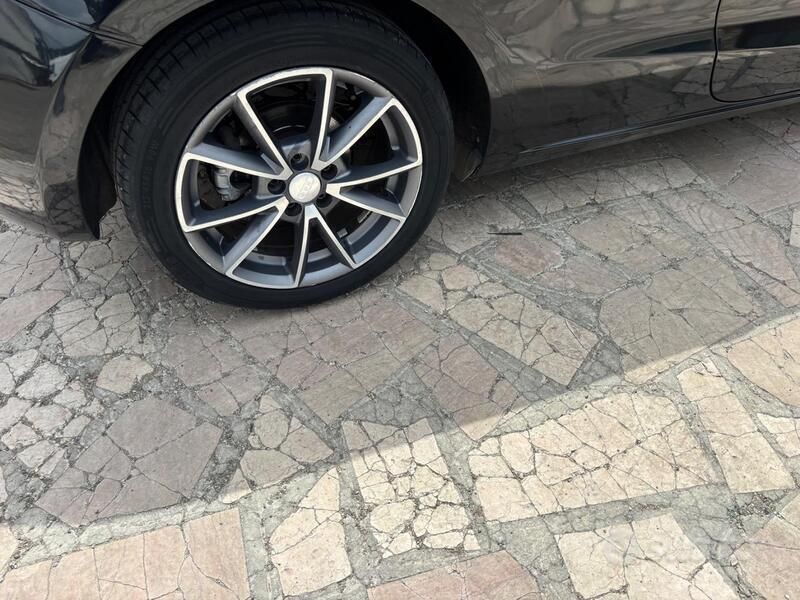 Usata Audi A1 105 CV (77 kW) 2010 Nero Utilitaria