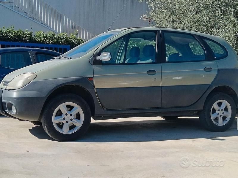 Usata Renault Scénic 2000 Verde Monovolume