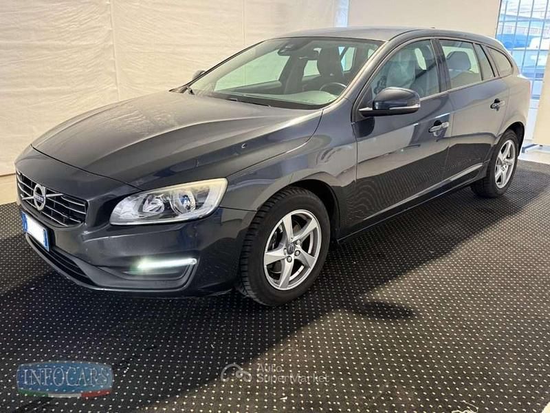 Käytetty Volvo V60 Kinetic 116 HP (85 kW) 2015 Harmaa Farmari