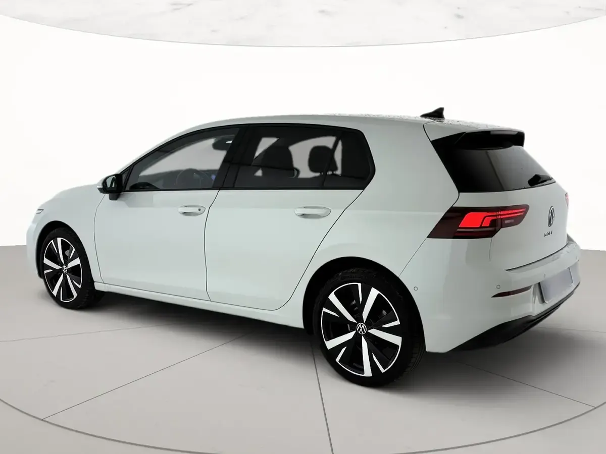 Usata VW Golf VIII Edition 116 CV (85 kW) 2025 Pure white Berlina