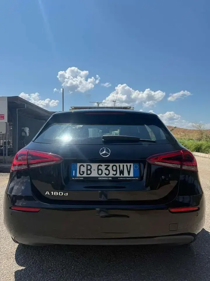 Usata Mercedes A180 Executive 116 CV (85 kW) 2020 Nero Berlina