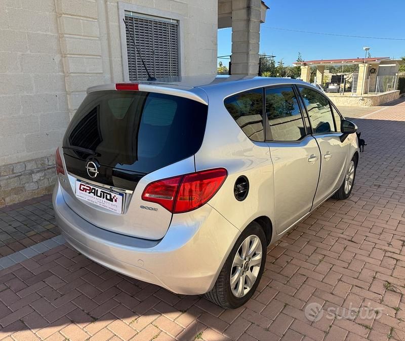 Usata Opel Meriva 95 CV (69 kW) 2011 Grigio Monovolume