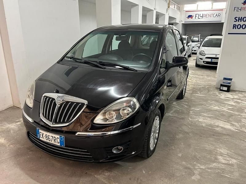Nero Usata 2011 Lancia Musa Gold Monovolume | 5900 € (Buon prezzo) - Immagine 1/4