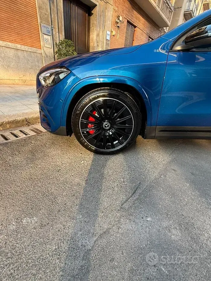 Usata Mercedes GLA200 AMG 150 CV (110 kW) 2025 Bluazzurro SUV