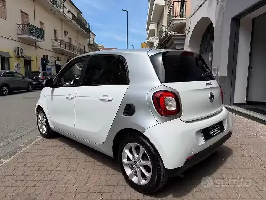 Begagnad Smart ForFour Prime 71 HK (52 kW) 2016 Vit Halvkombi