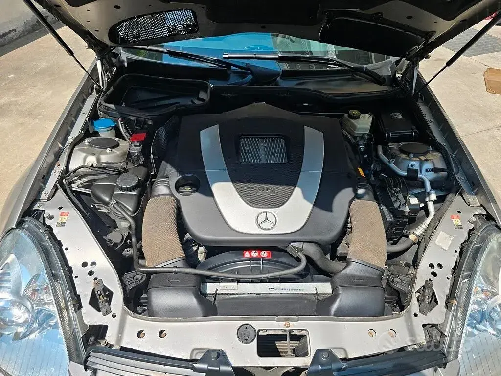 Usata Mercedes SLK350 272 CV (200 kW) 2005 Grigio Cabrio