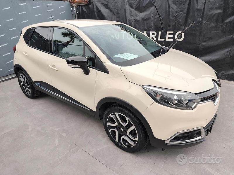 Usata Renault Captur 90 CV (66 kW) 2015 Beige SUV