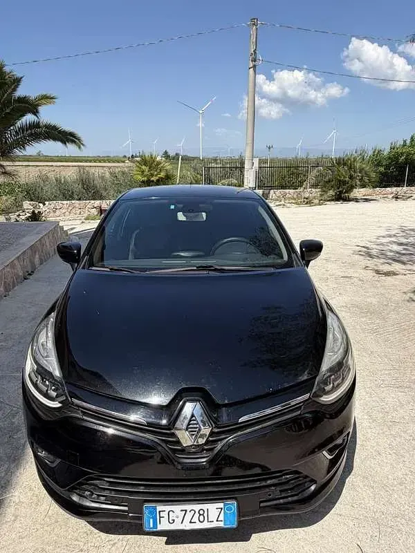 Usata Renault Clio IV Intens 75 CV (55 kW) 2017 Berlina
