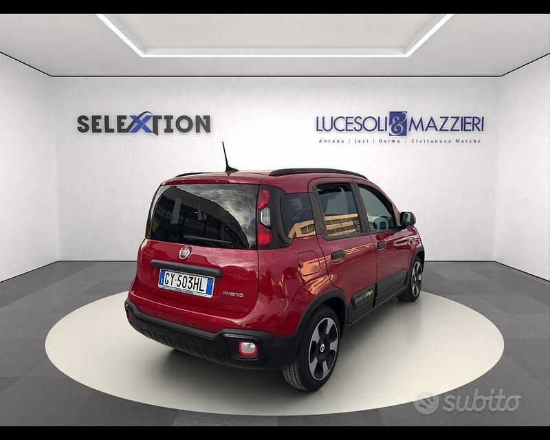 Usata Fiat Panda Cross Cross 69 CV (50 kW) 2025 Rosso Utilitaria