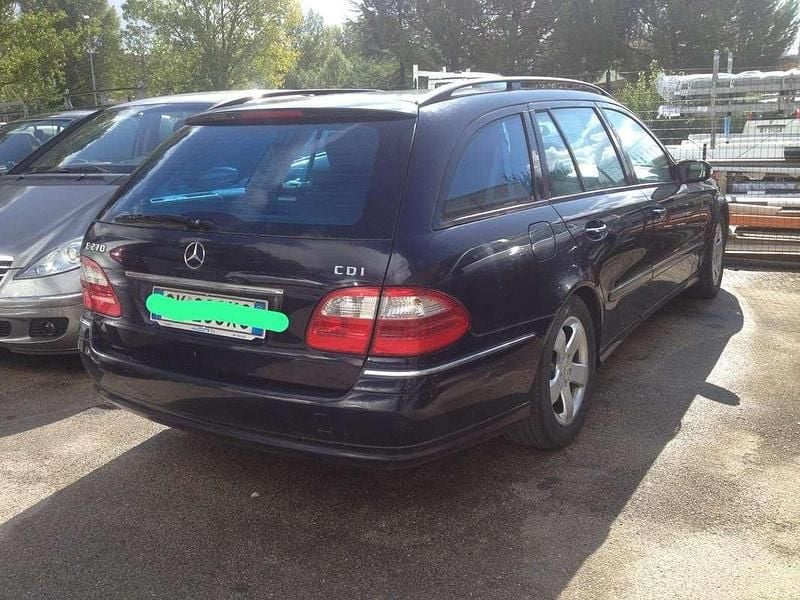 Blu/azzurro Usata 2003 Mercedes E270 Avantgarde Station wagon | 5500 € (Buon prezzo) - Immagine 1/4