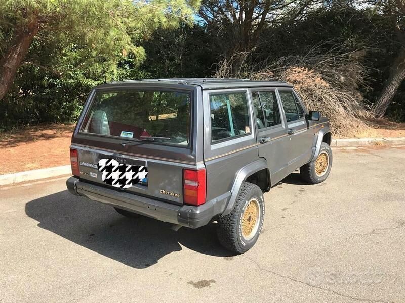 Usata 1990 Jeep Cherokee SUV | 13.900 € - Immagine 1/4