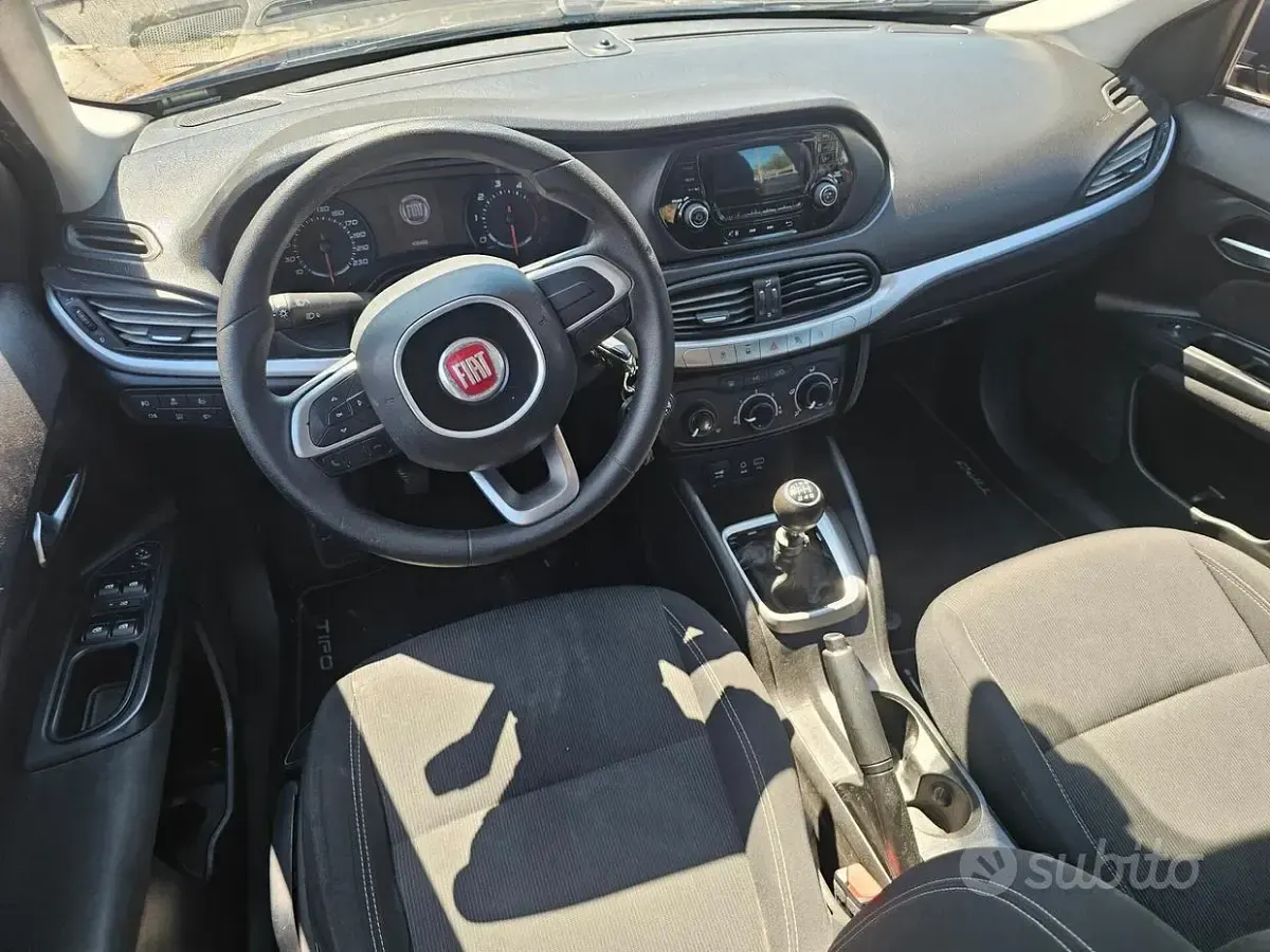 Usata Fiat Tipo Easy 120 CV (88 kW) 2017 Blu Station wagon