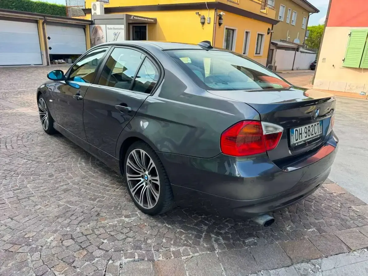 Usata BMW 320 163 CV (119 kW) 2007 Grigio Berlina