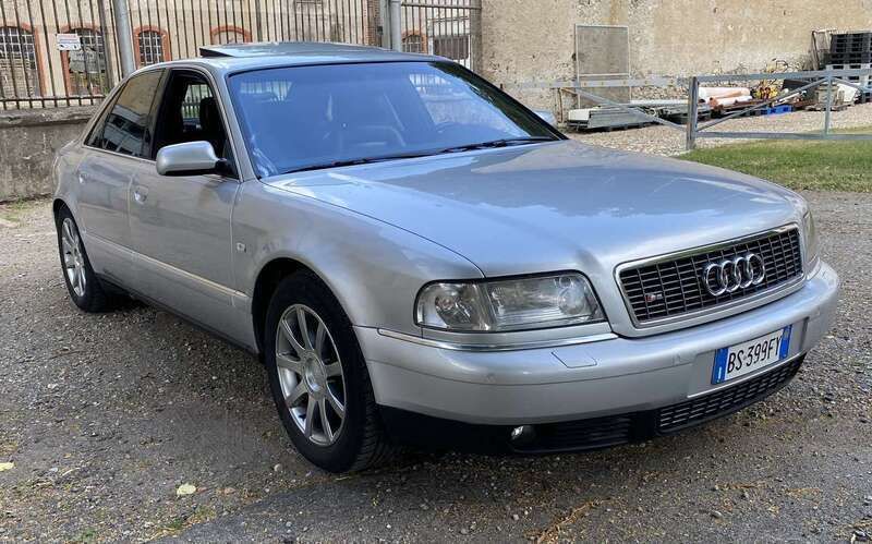 Usata Audi S8 Ambiente 360 CV (264 kW) 2001 Argento Berlina