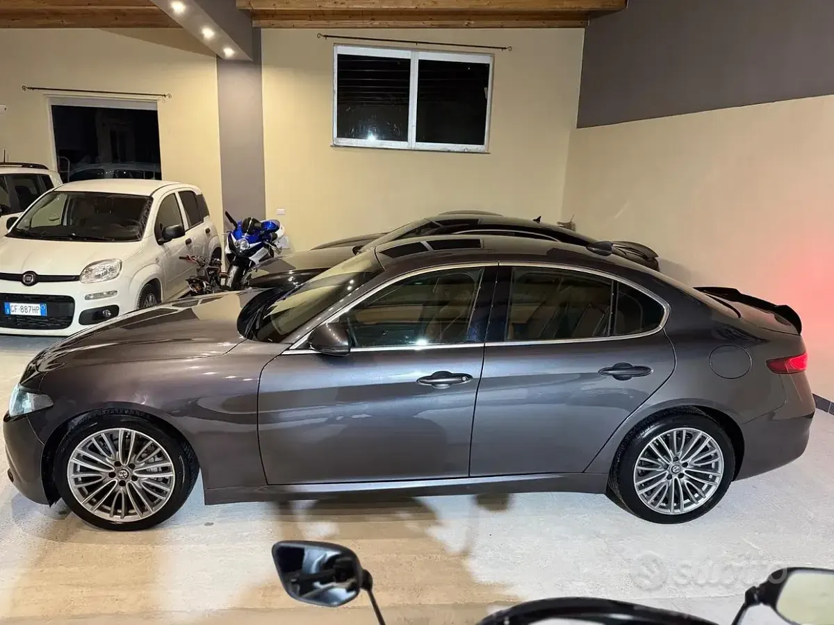 Second-hand Alfa Romeo Giulia 180 CP (132 kW) 2017 Berlinǎ