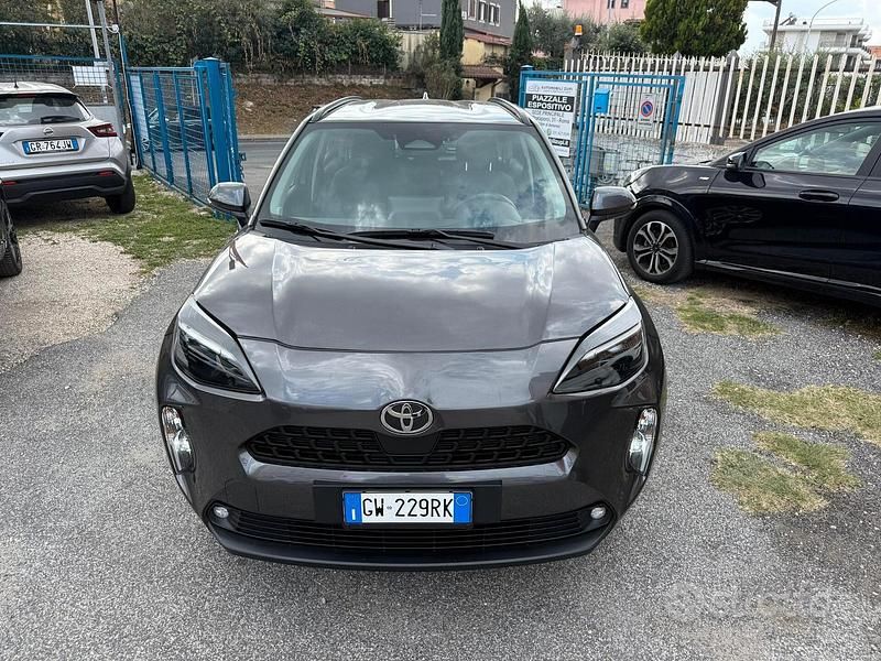 Usata Toyota Yaris Cross 92 CV (67 kW) 2024 Grigio SUV