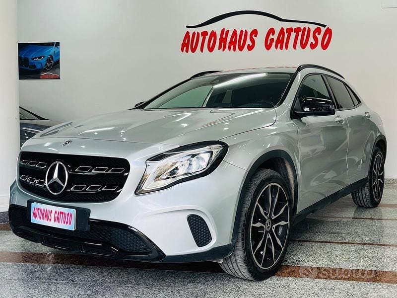 Usata Mercedes GLA200 136 CV (100 kW) 2018 Grigio SUV