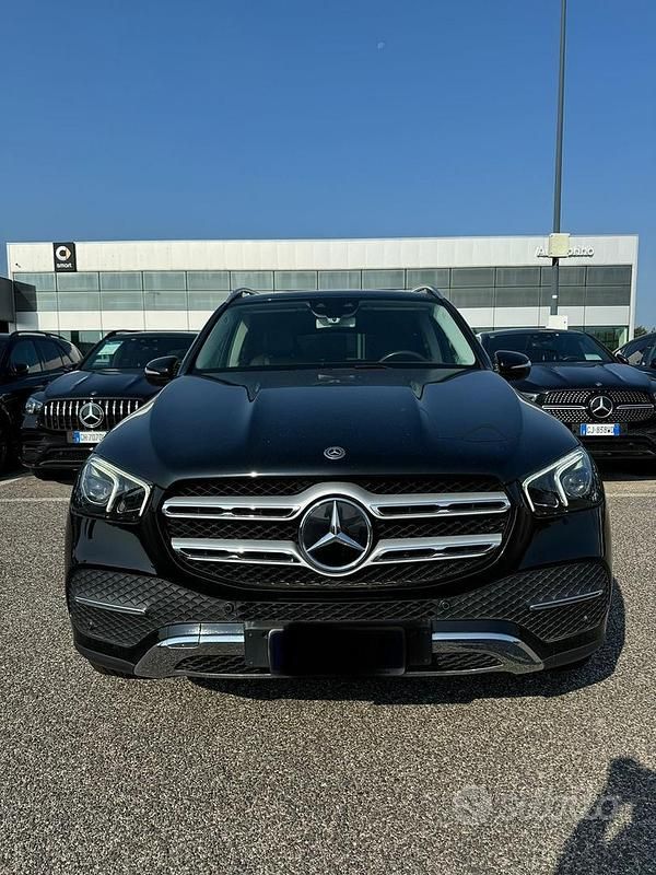 Nero Usata 2019 Mercedes GLE300 SUV | 37.900 € (Buon prezzo) - Immagine 1/4