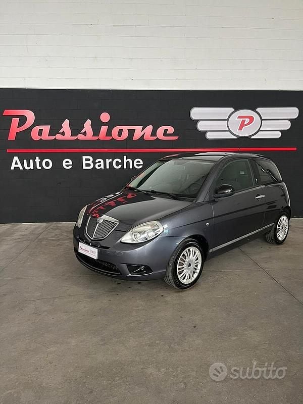 Usata Lancia Ypsilon 69 CV (50 kW) 2011 Grigio Utilitaria