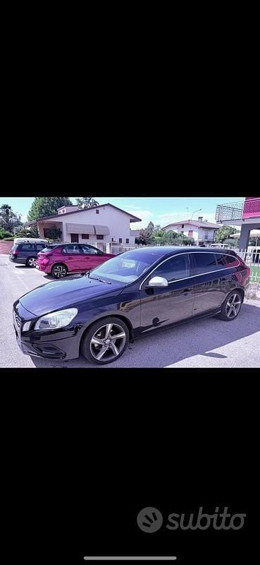 Usata Volvo V60 115 CV (84 kW) 2012 Nero Station wagon