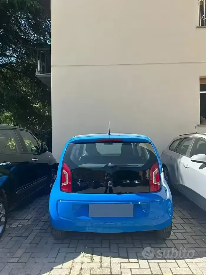 Usata VW up! 2014 Blu Utilitaria