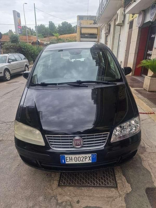 Nero Usata 2011 Fiat Idea Emotion Monovolume | 3900 € (Buon prezzo) - Immagine 1/4