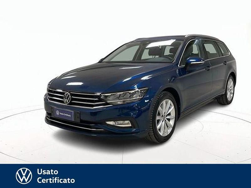 Usata VW Passat Business 150 CV (110 kW) 2023 Blu / pastello Station wagon
