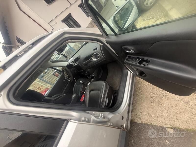 Grigio Usata 2019 Jeep Renegade SUV | 17.000 € (Cara) - Immagine 1/2