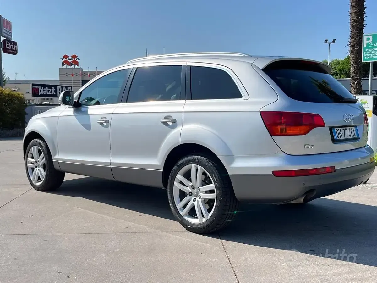 Usata Audi Q7 233 CV (171 kW) 2008 Grigio SUV