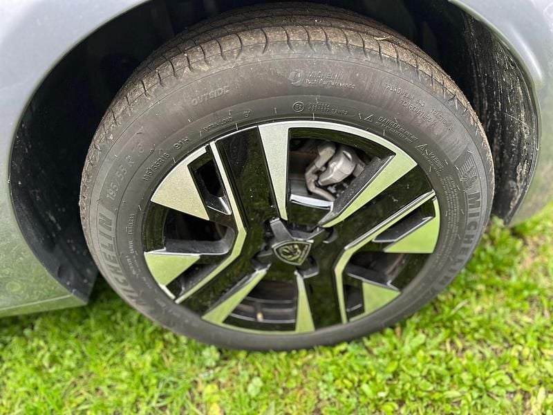 Brugt Peugeot 208 Allure 101 HK (74 kW) 2025 Grå Hatchback
