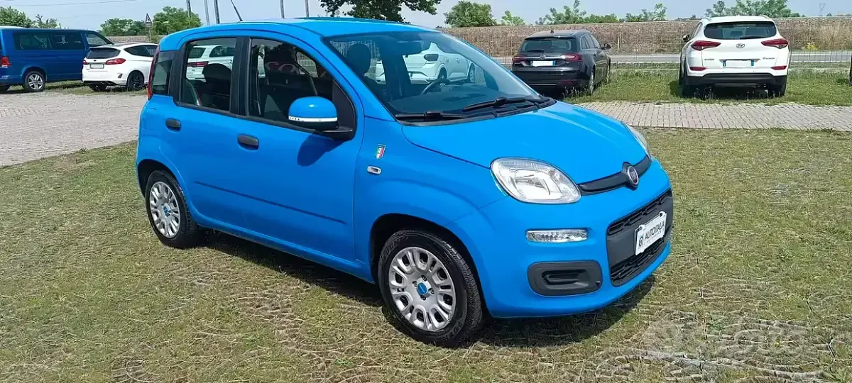 Usata Fiat Panda 69 CV (50 kW) 2016 Blu Utilitaria