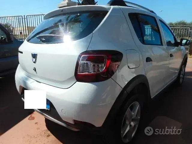 Usata Dacia Sandero Stepway 90 CV (66 kW) 2015 Bianco Berlina